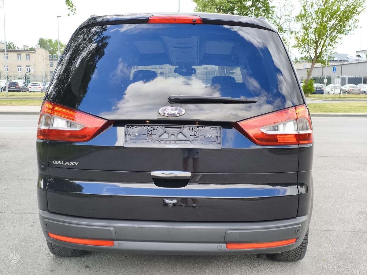 Ford Galaxy 2011 — photo 5