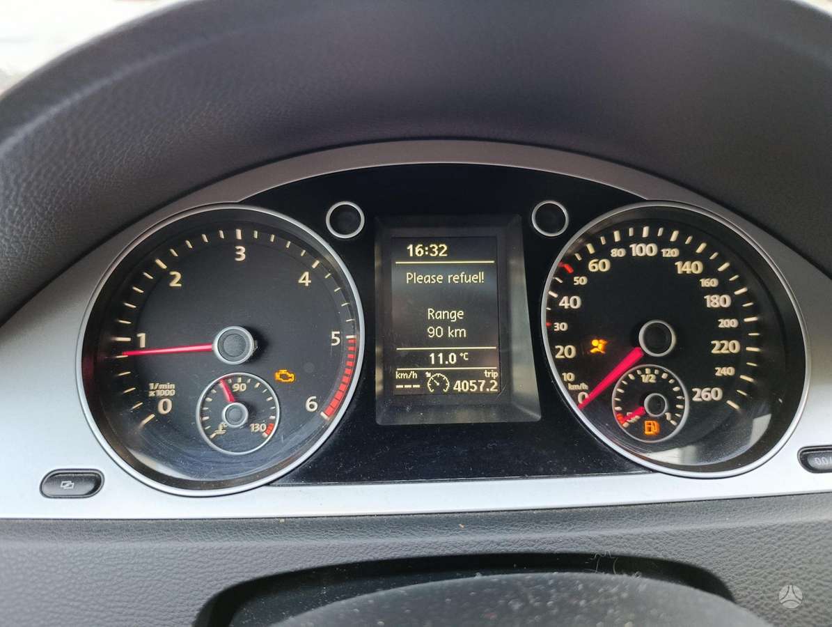 Volkswagen Passat 2009 — photo 10