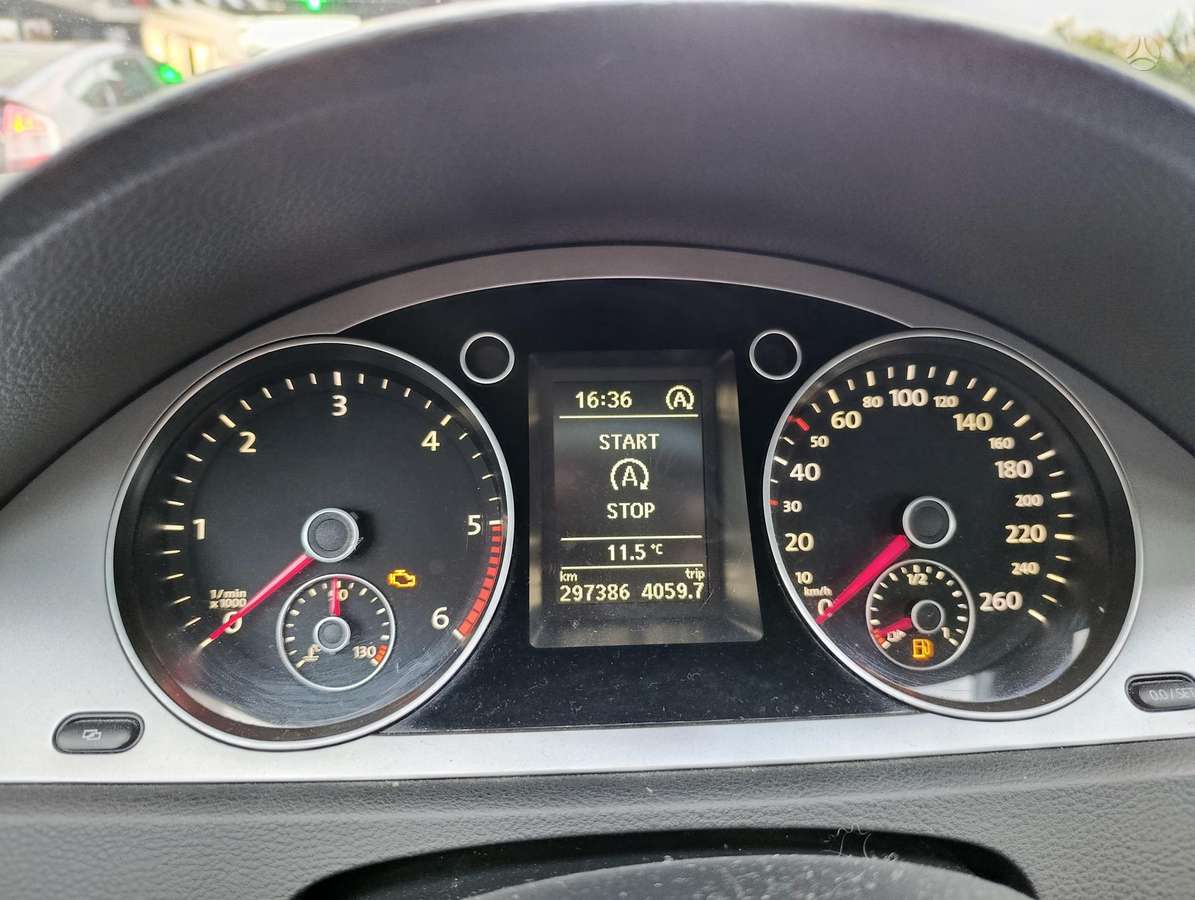 Volkswagen Passat 2009 — photo 12
