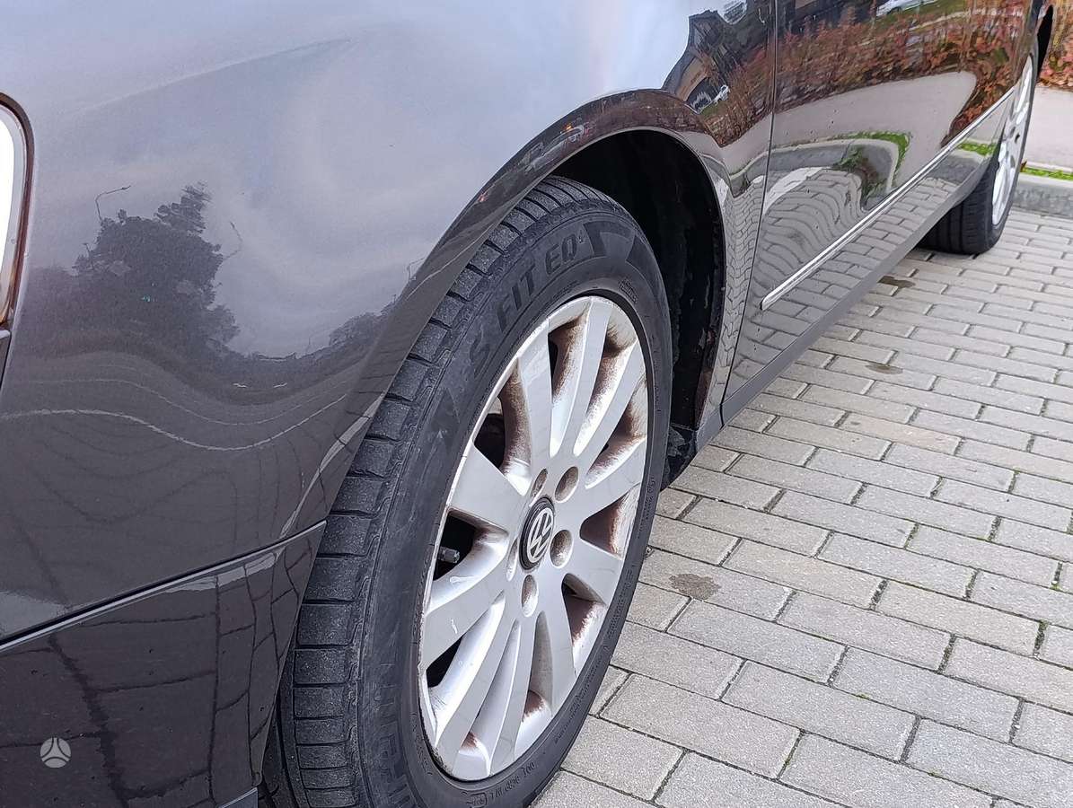 Volkswagen Passat 2009 — photo 13