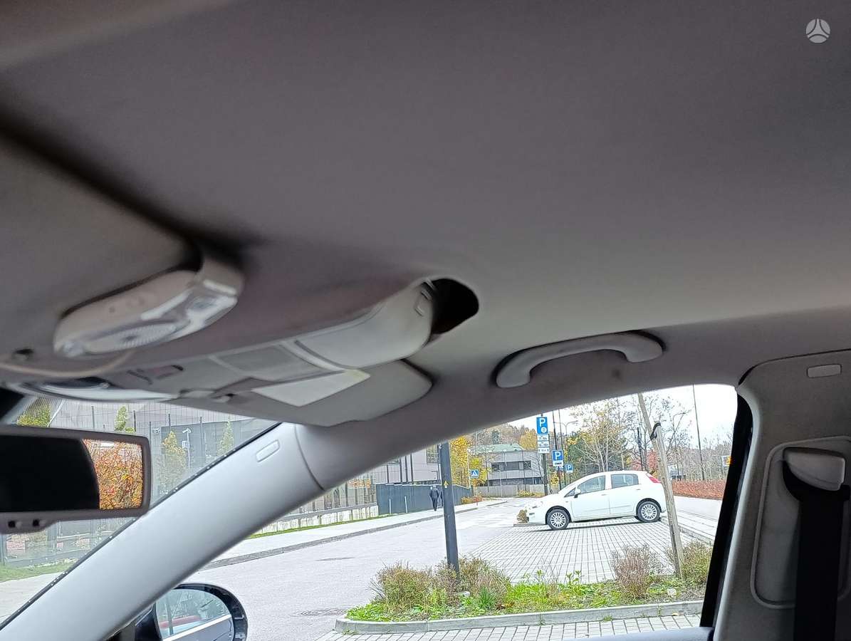 Volkswagen Passat 2009 — photo 28