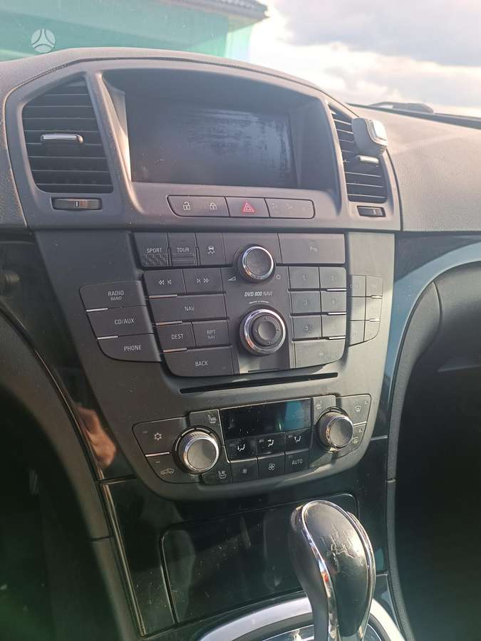 Opel Insignia 2010 — двигун 1956 cm³, 160 HP (118kW)