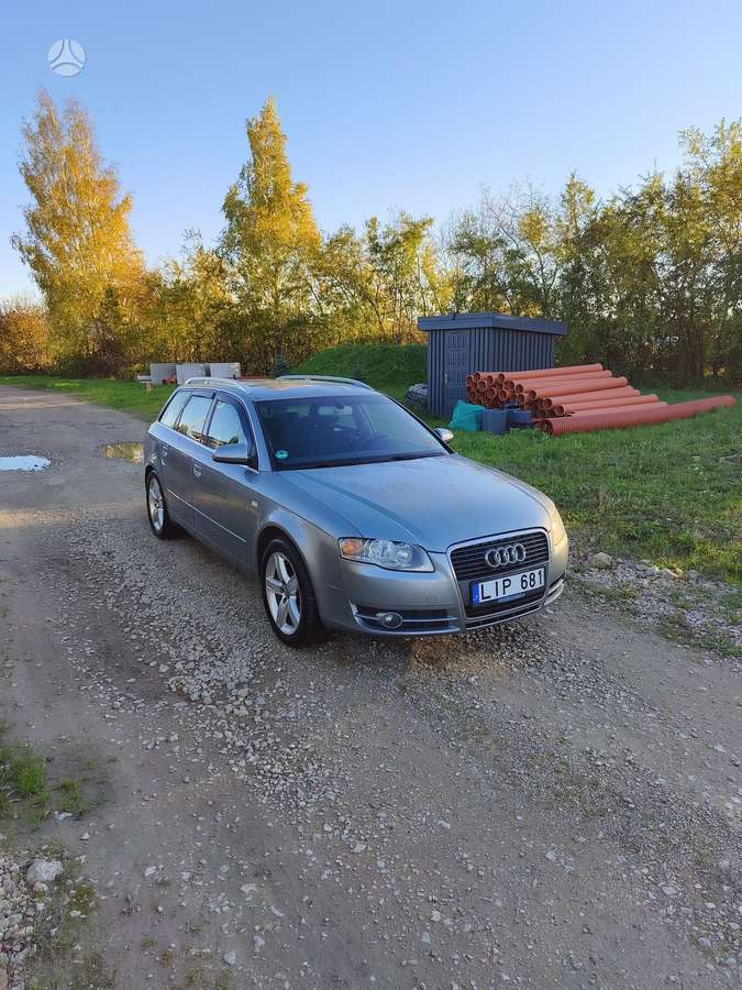 Audi A4 2006 — вигляд ззаду