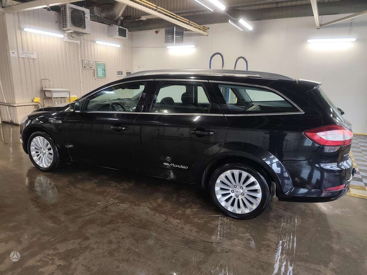 Ford Mondeo 2011 — photo 12