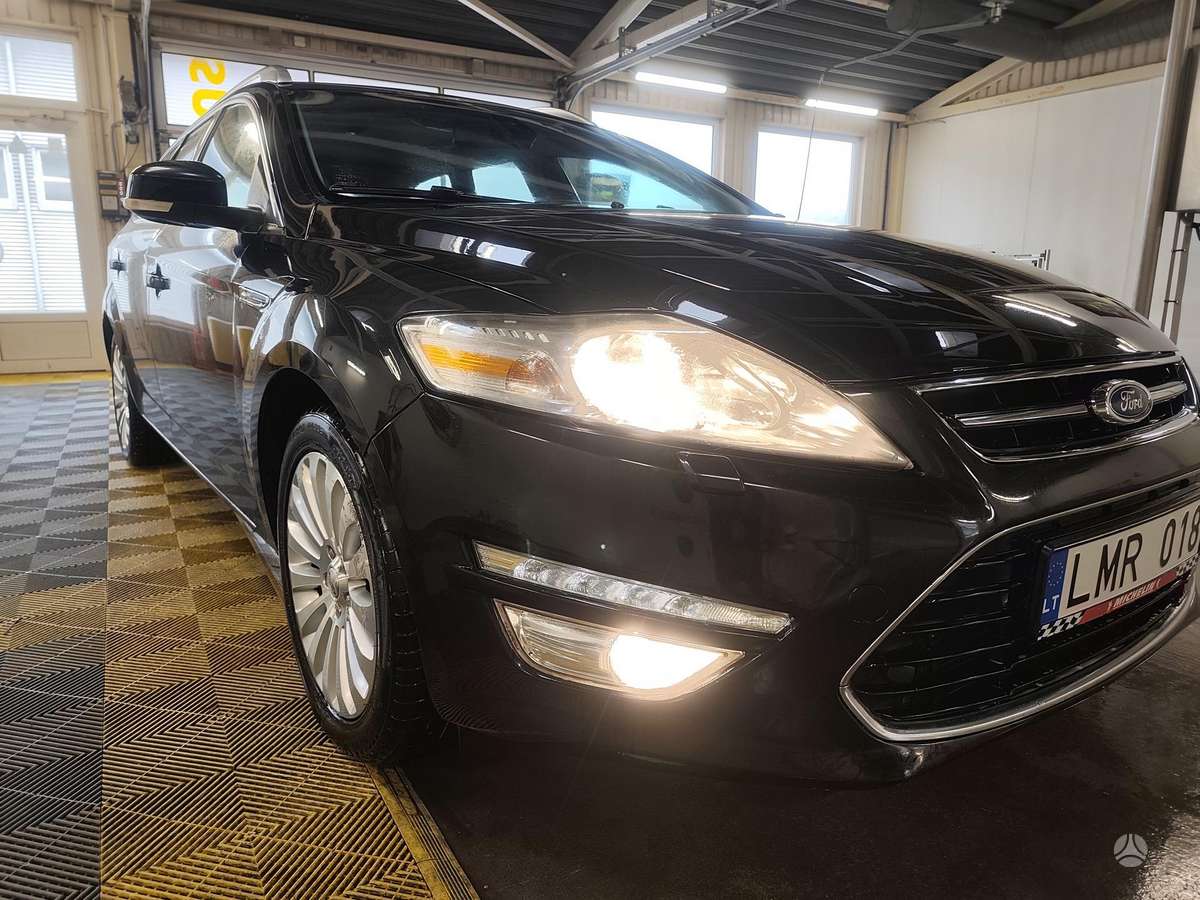 Ford Mondeo 2011 — photo 16