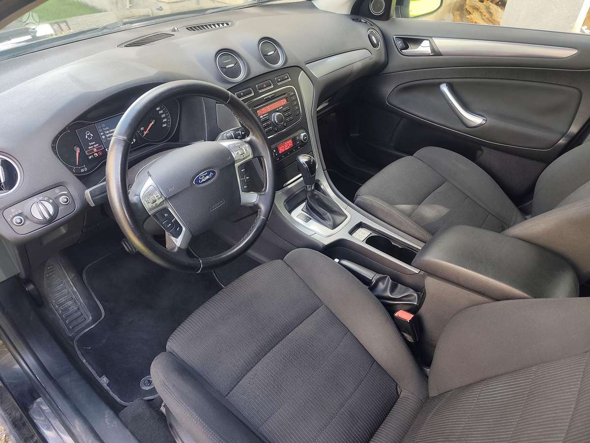 Ford Mondeo 2011 — photo 25