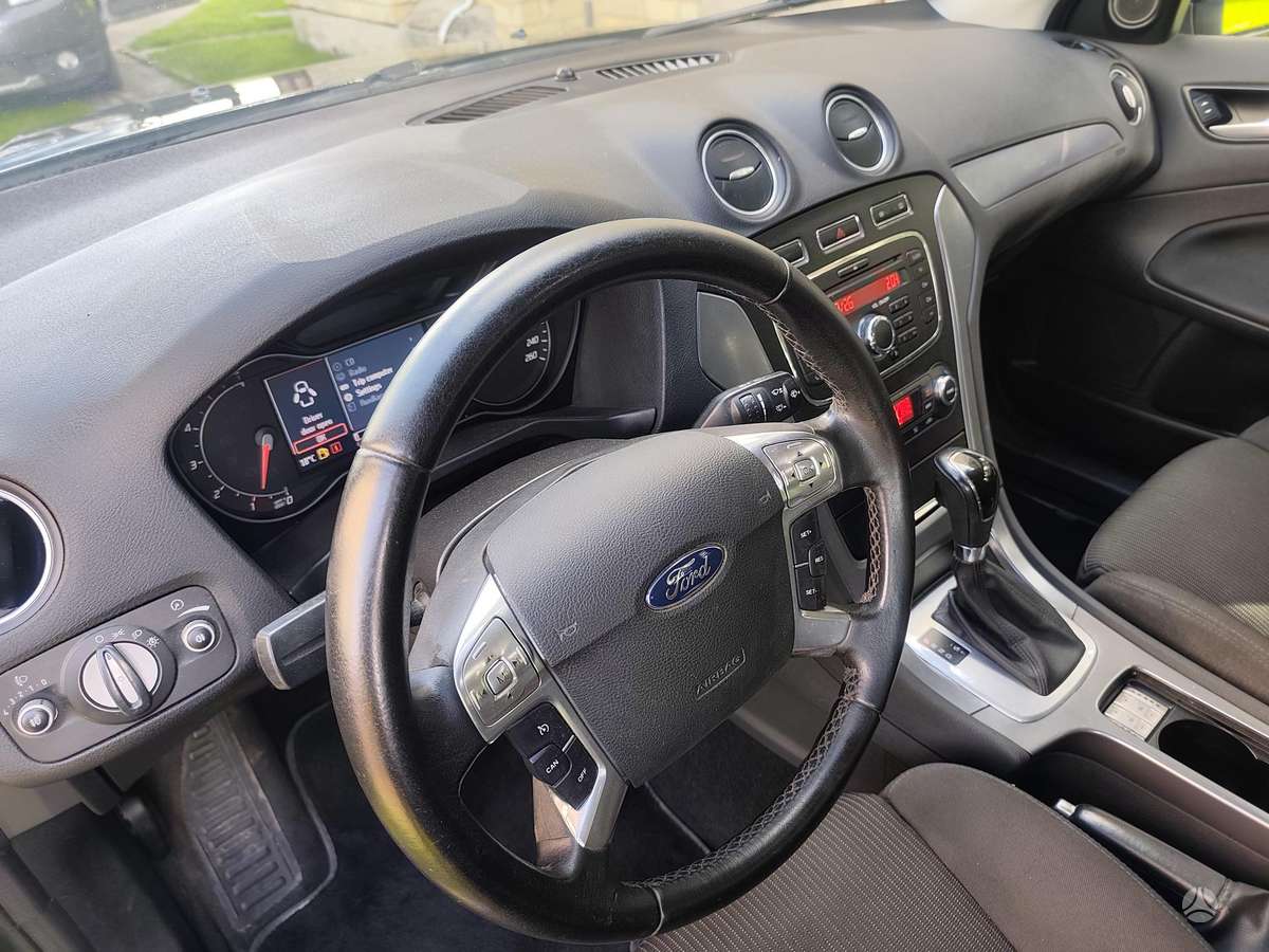 Ford Mondeo 2011 — photo 26
