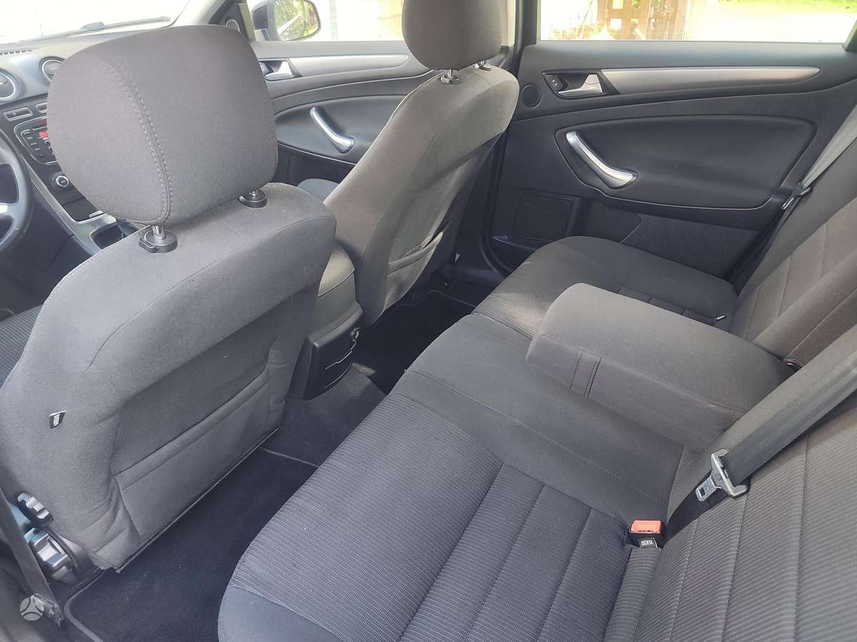 Ford Mondeo 2011 — photo 29