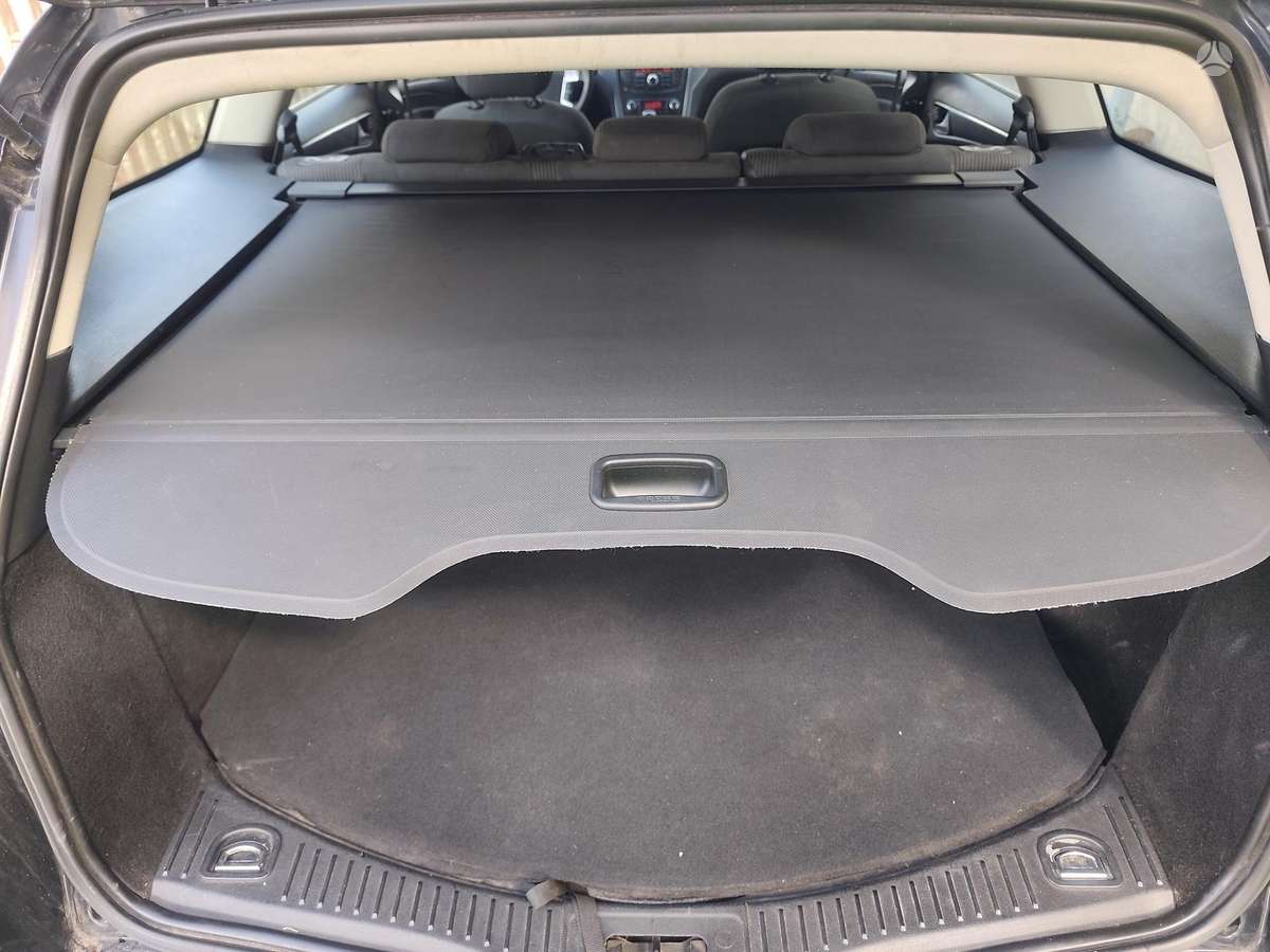 Ford Mondeo 2011 — photo 31