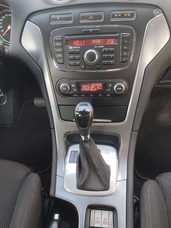 Ford Mondeo 2011 — photo 34