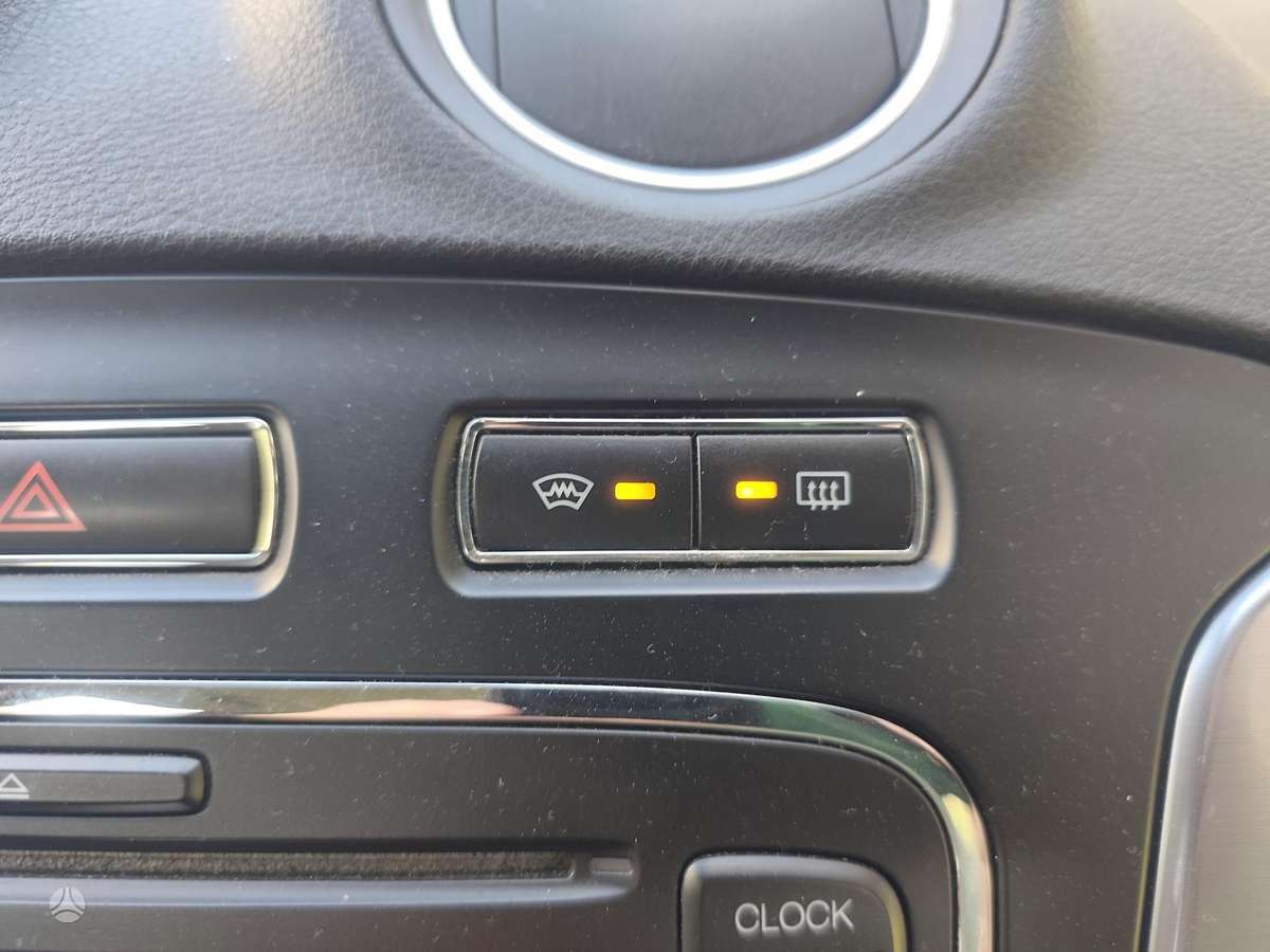 Ford Mondeo 2011 — photo 35