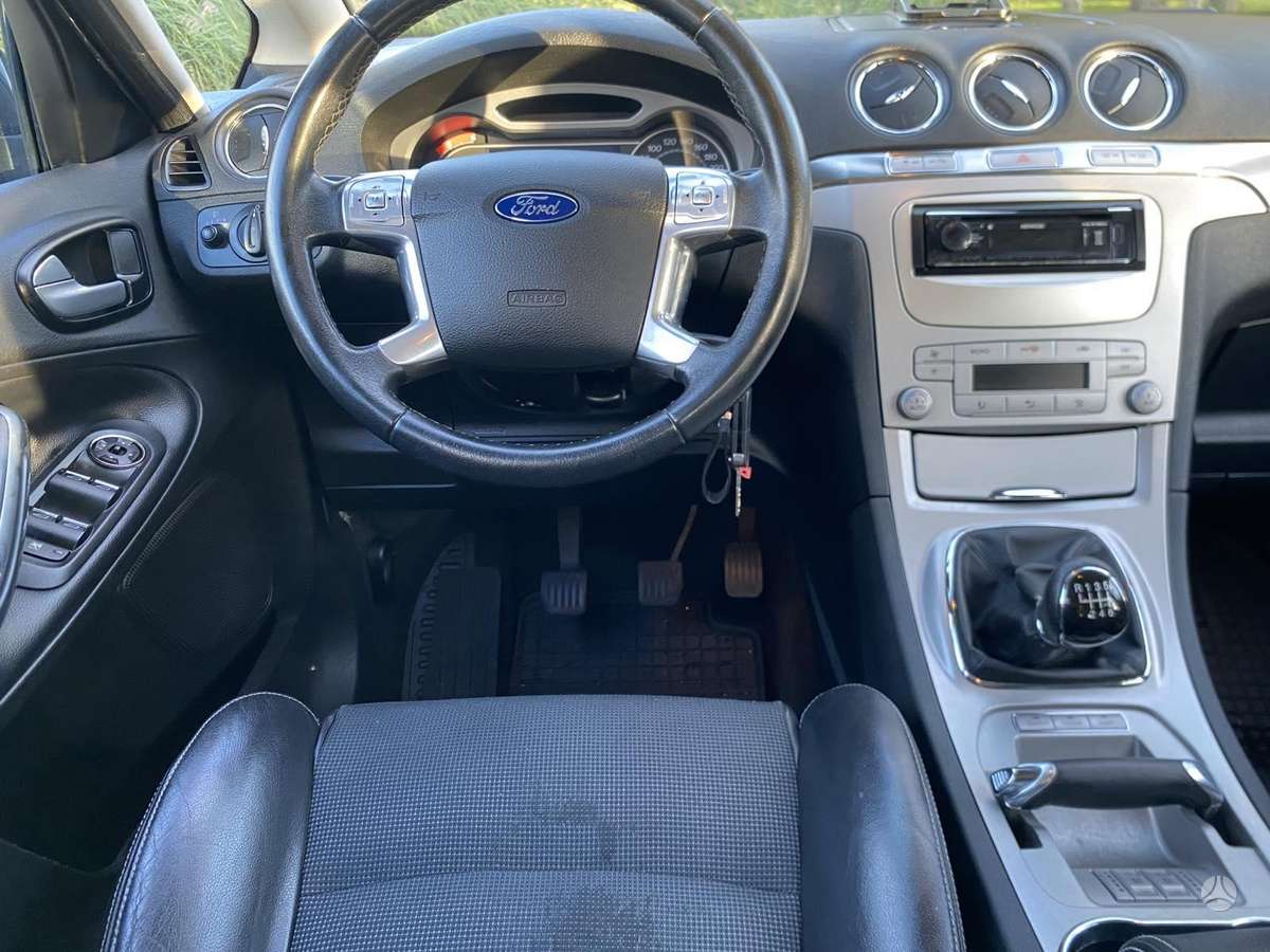Ford S-MAX 2009 — photo 10