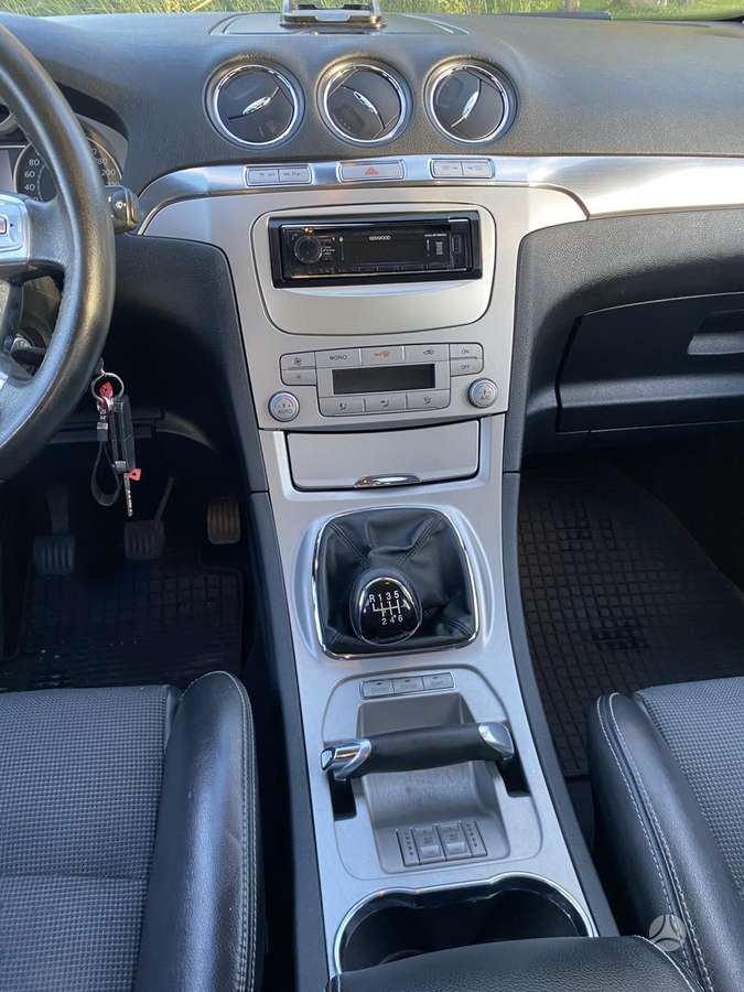 Ford S-MAX 2009 — photo 11