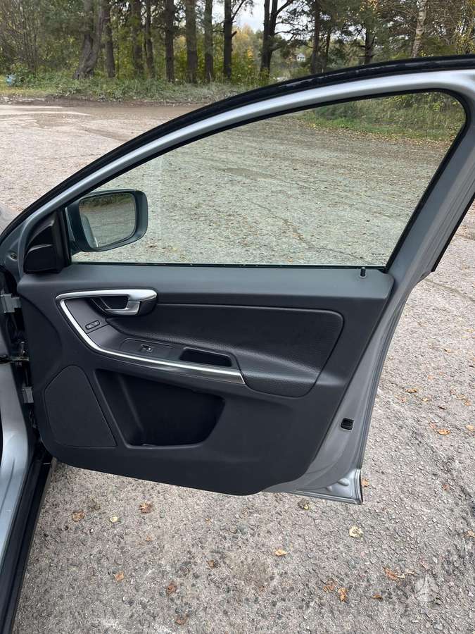 Volvo XC60 2012 — photo 12