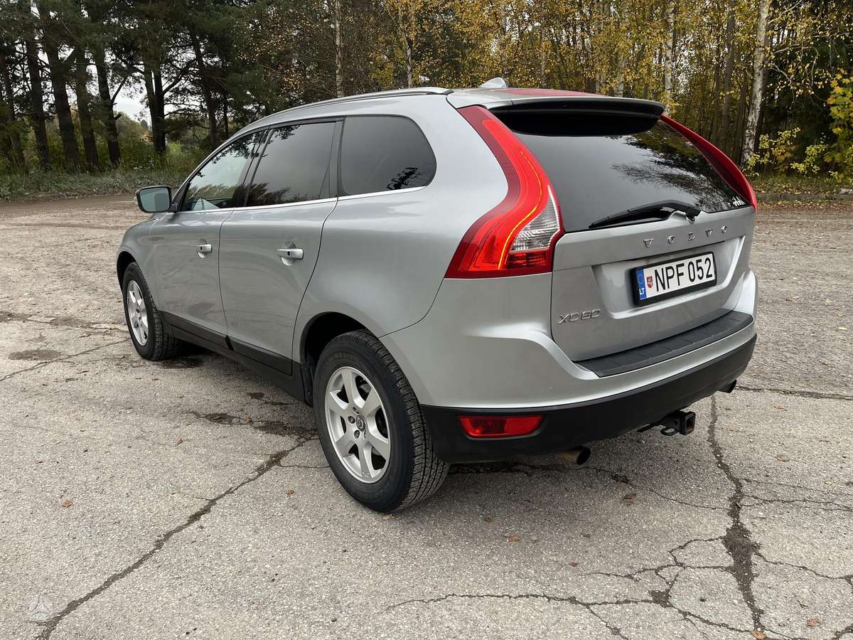 Volvo XC60 2012 — photo 7