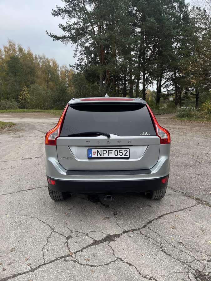Volvo XC60 2012 — photo 8