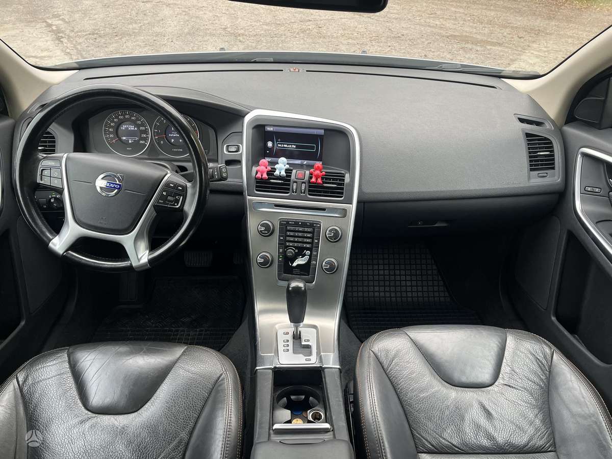 Volvo XC60 2012 — photo 9