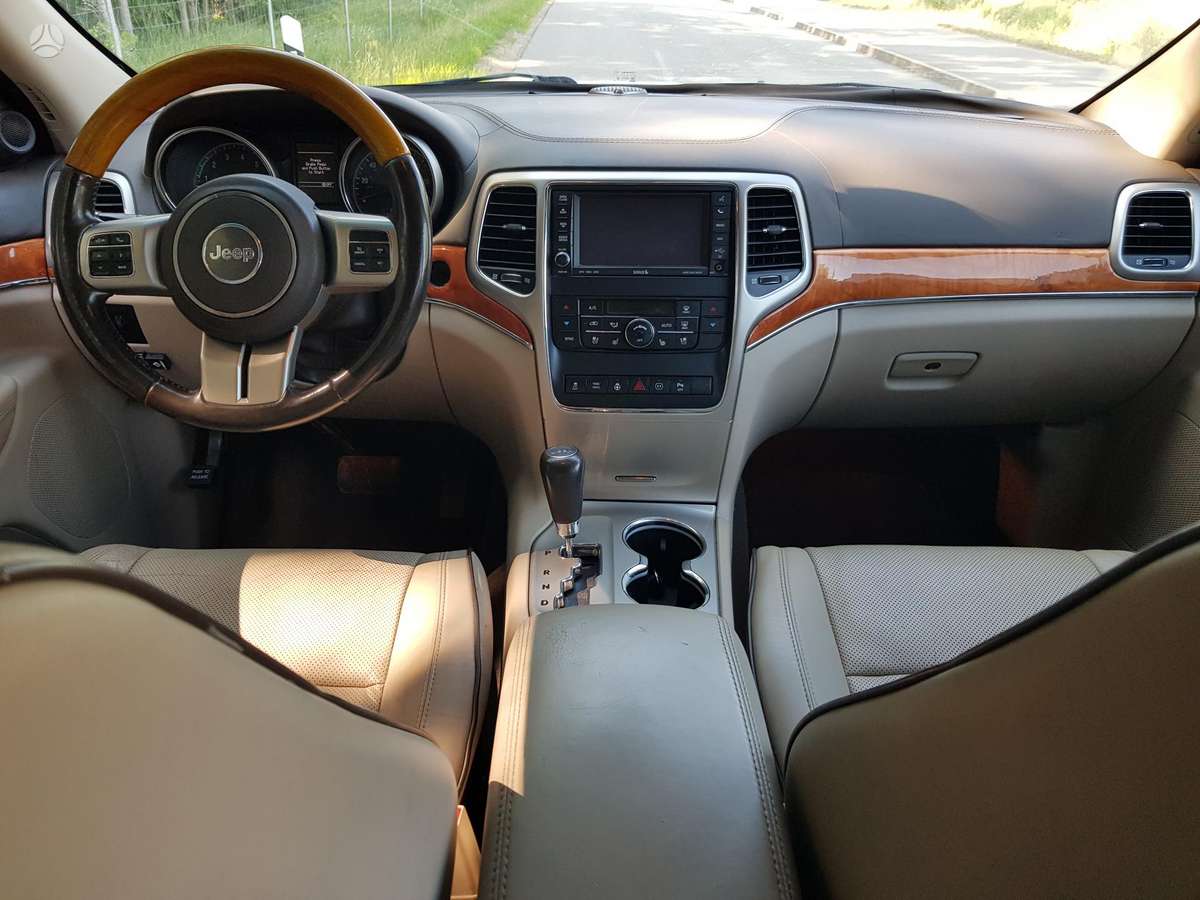 Jeep Grand 2012 — photo 10