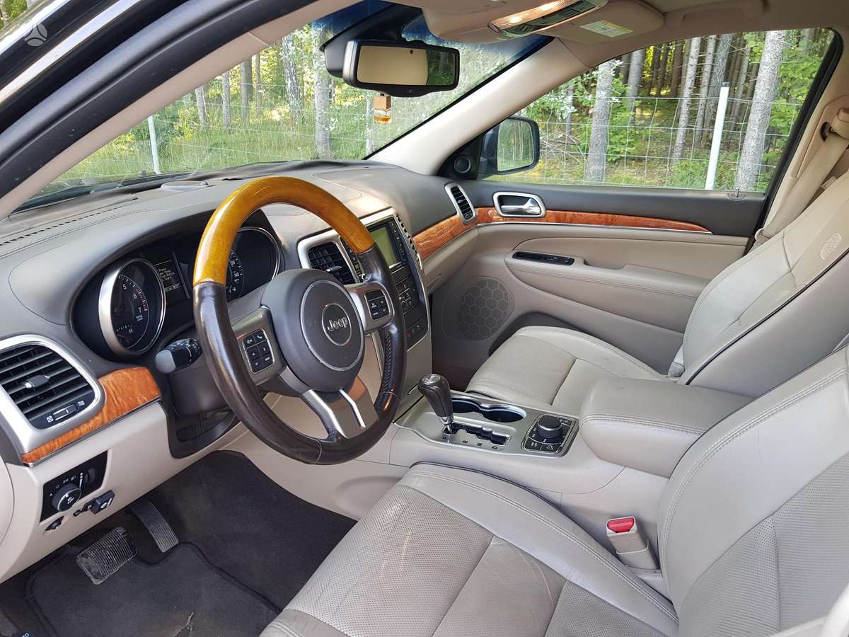 Jeep Grand 2012 — photo 8