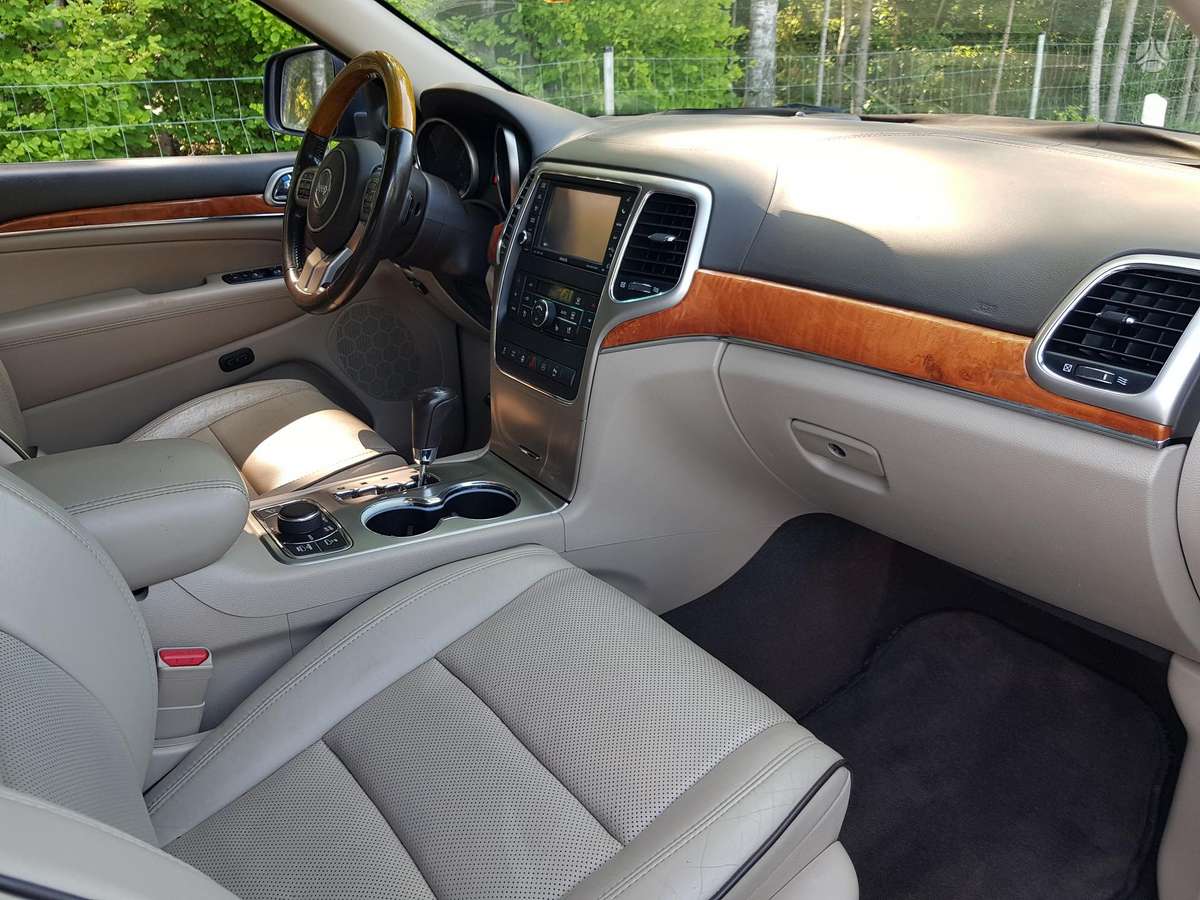 Jeep Grand 2012 — photo 9