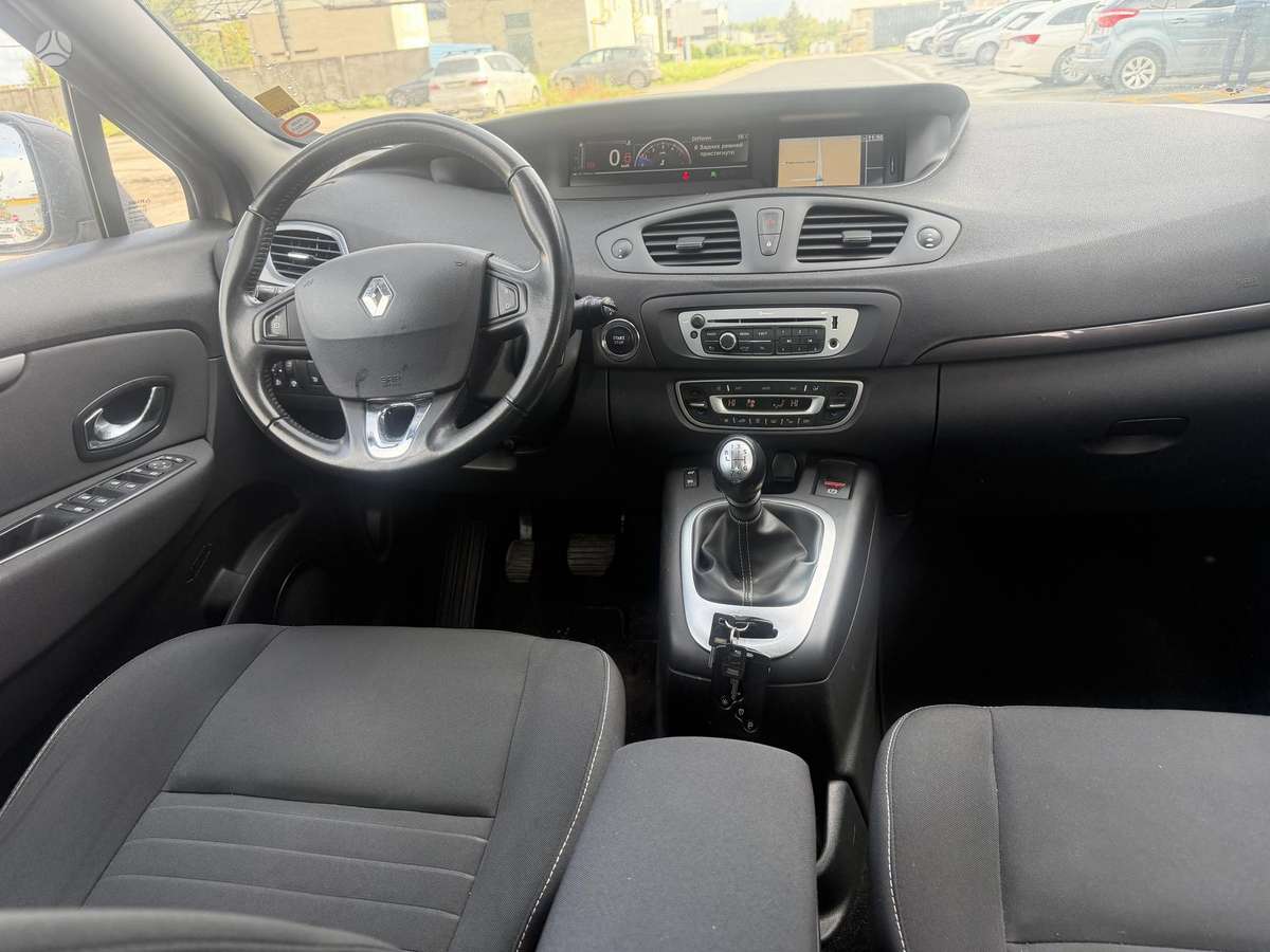 Renault Scenic 2015 — photo 15