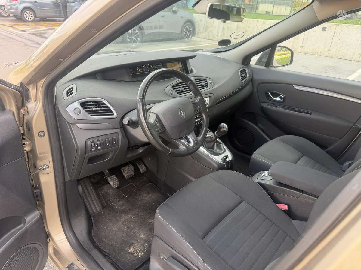 Renault Scenic 2015 — photo 17