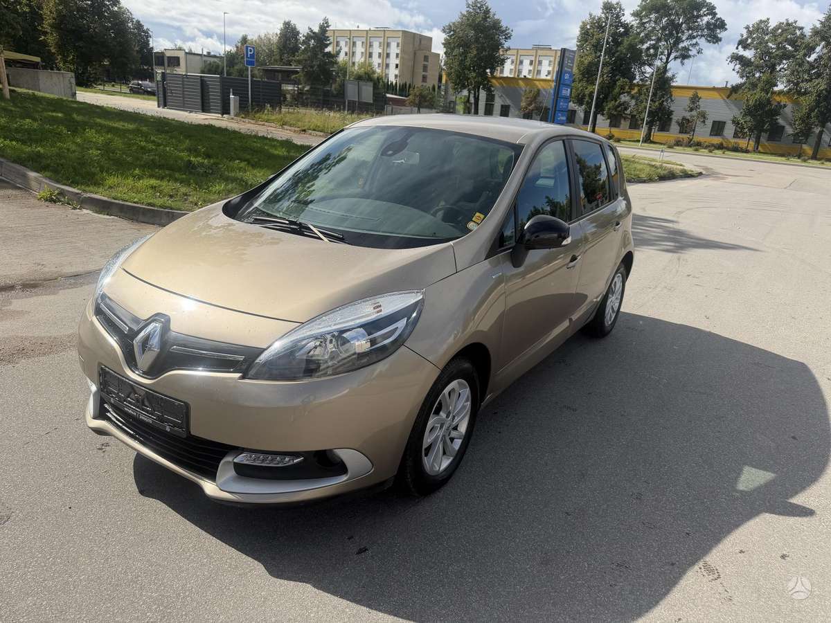 Renault Scenic 2015 — rear view