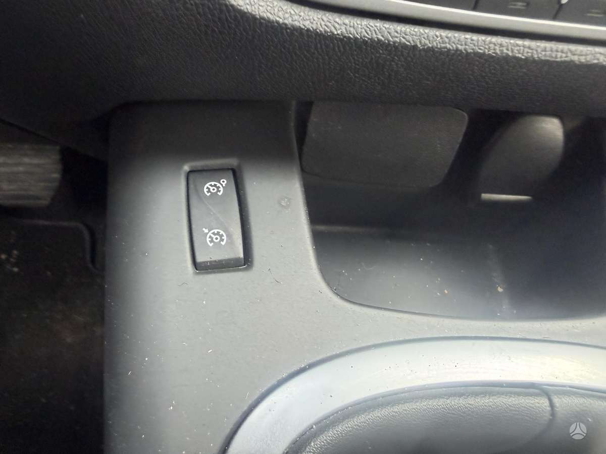 Renault Scenic 2015 — photo 28
