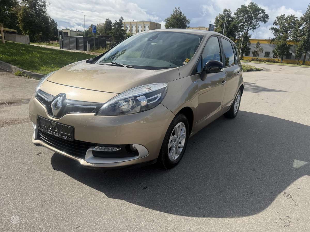 Renault Scenic 2015 — interior