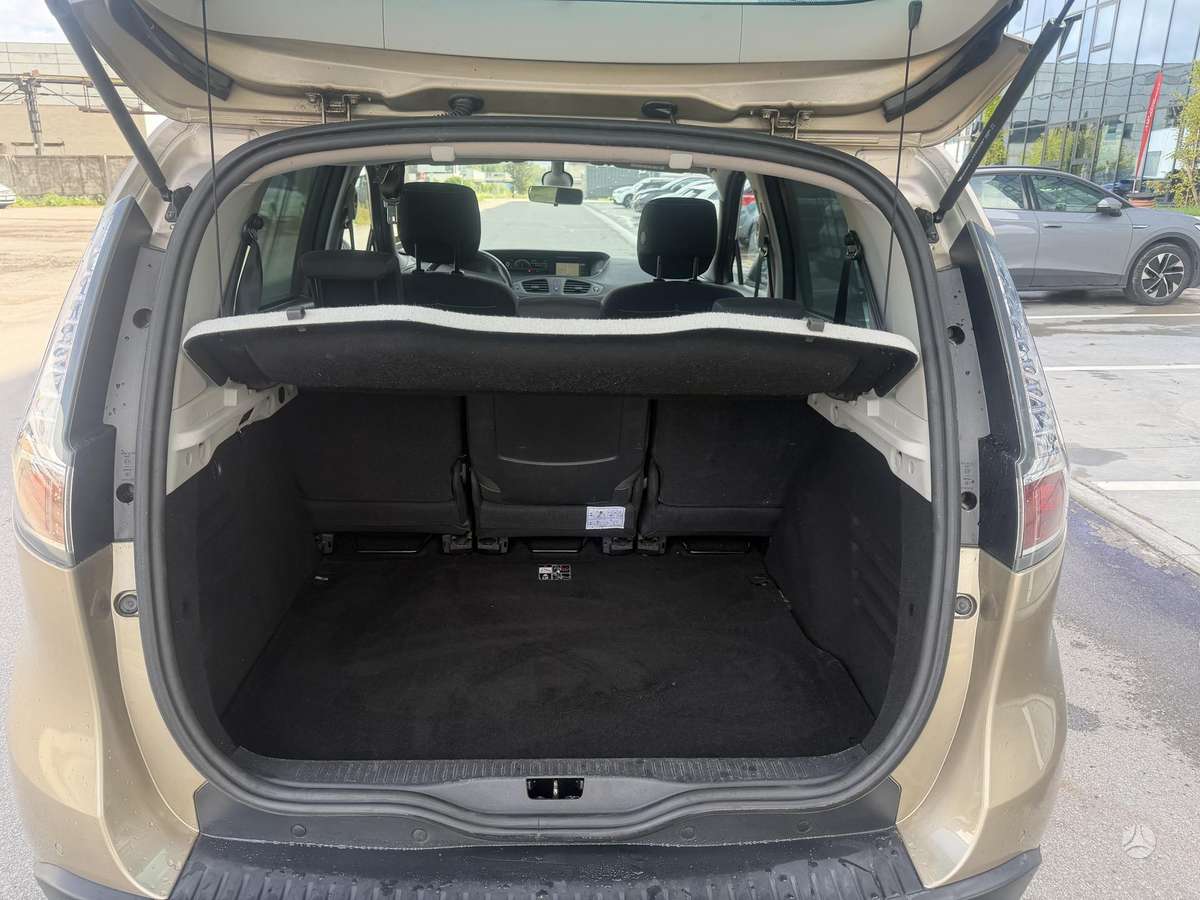 Renault Scenic 2015 — photo 32