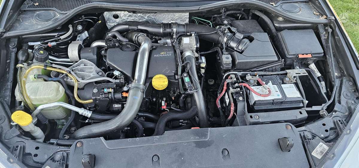 Renault Laguna 2011 — photo 14