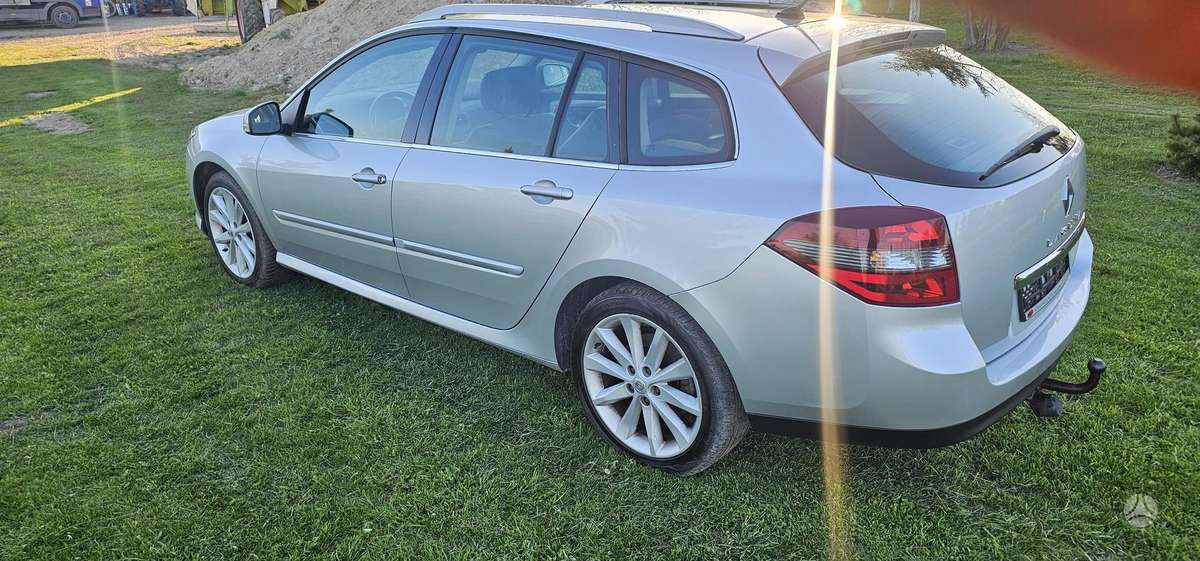 Renault Laguna 2011 — photo 5