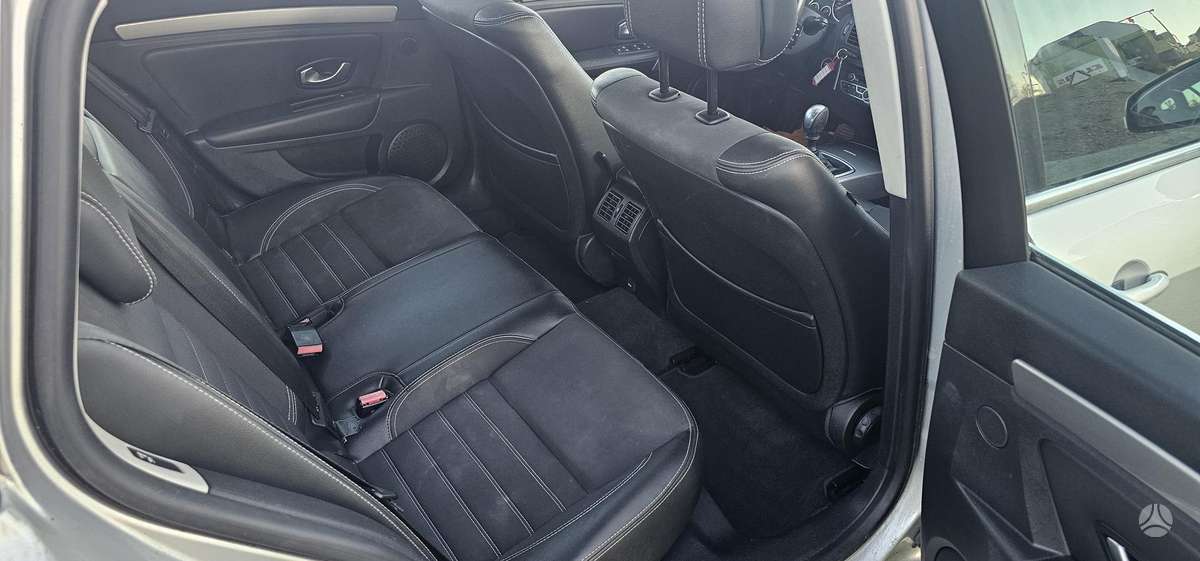 Renault Laguna 2011 — photo 7