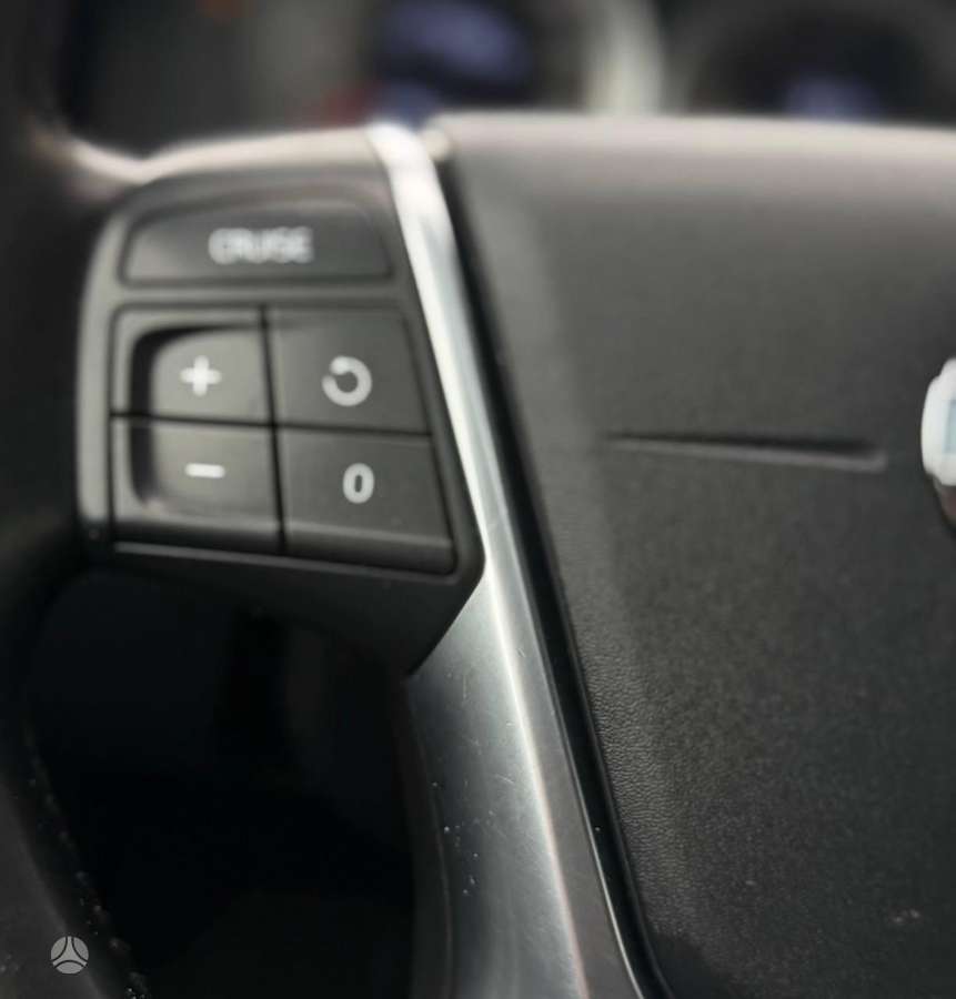 Volvo V70 2013 — photo 14