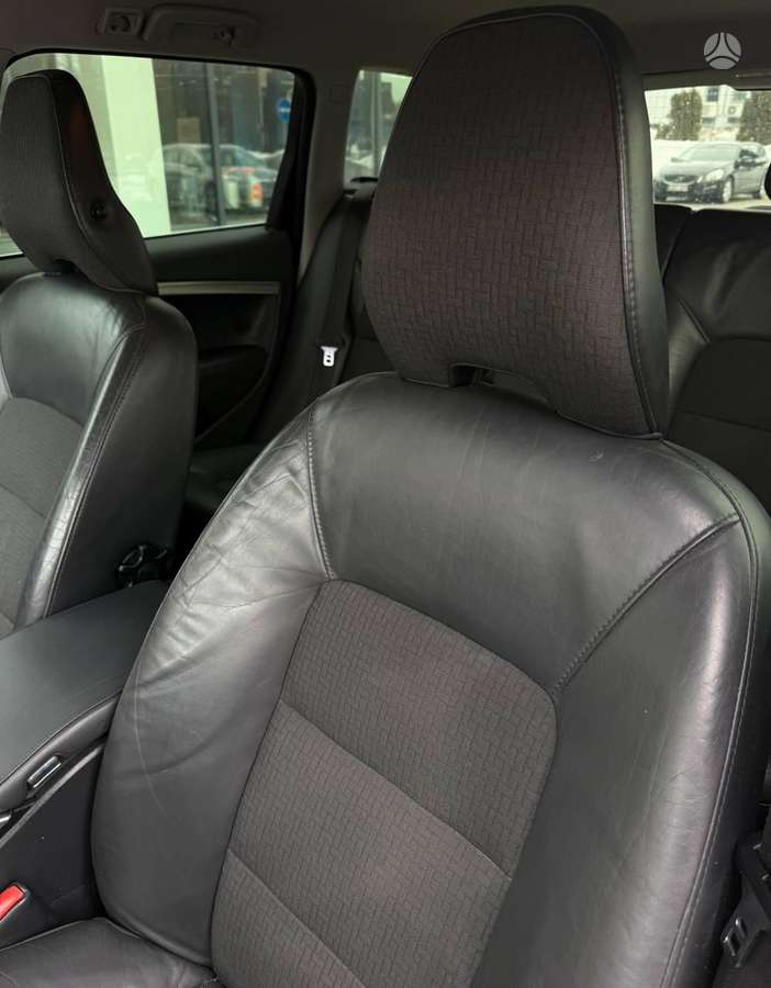 Volvo V70 2013 — photo 21