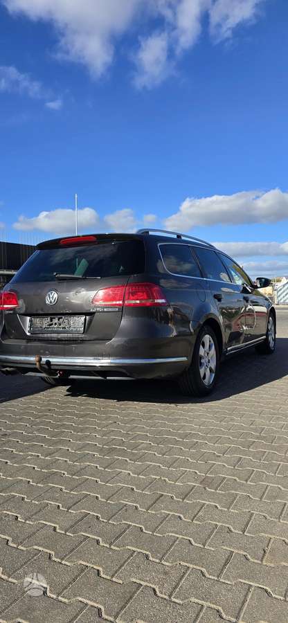 Volkswagen Passat 2012 — салон