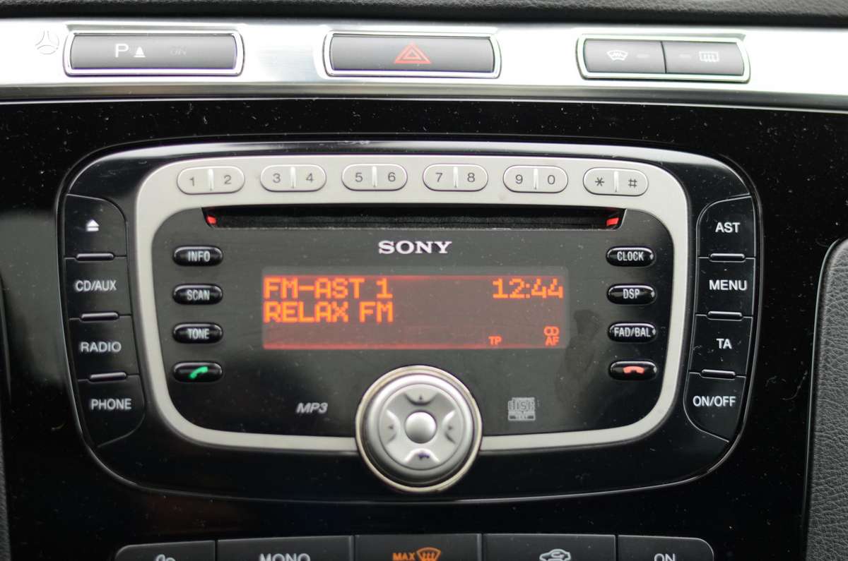 Ford S-MAX 2011 — photo 10