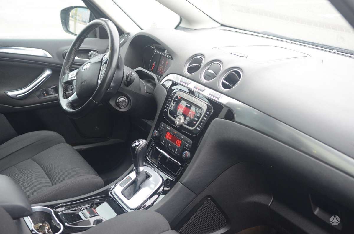 Ford S-MAX 2011 — photo 7