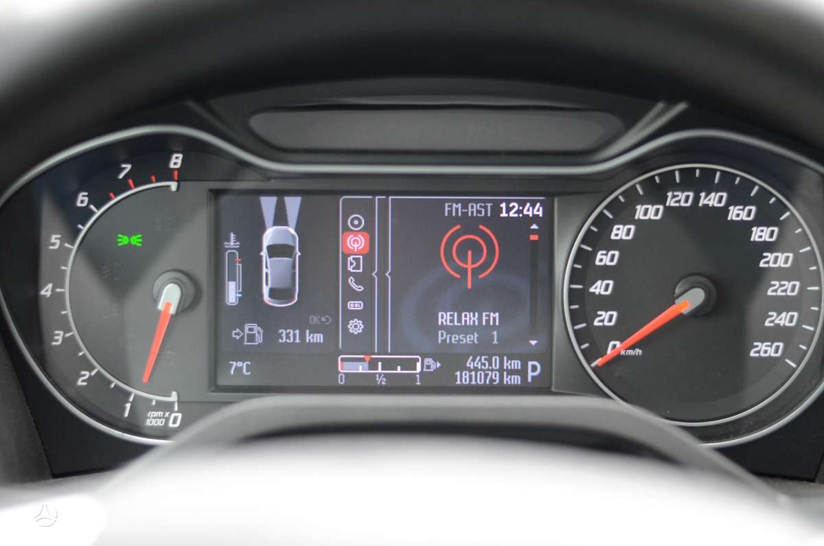 Ford S-MAX 2011 — photo 8