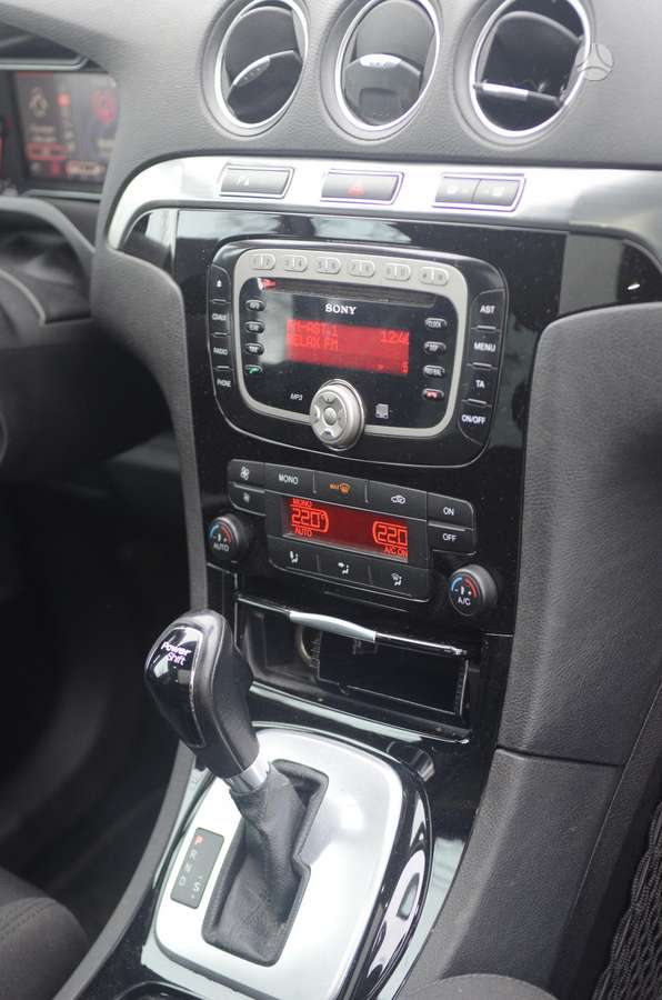 Ford S-MAX 2011 — photo 9