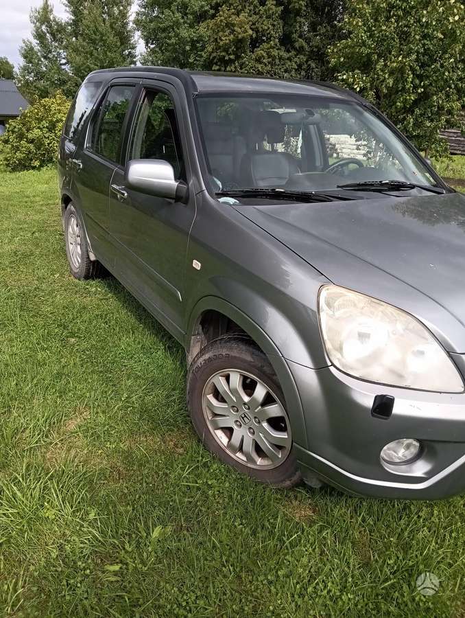 Honda CR-V 2005 — rear view