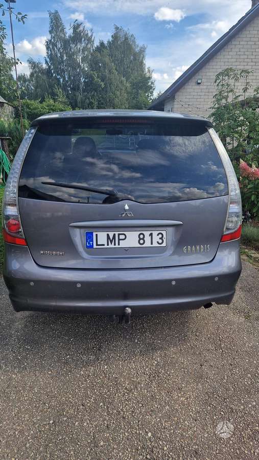 Mitsubishi Grandis 2010 — engine 2000 cm³, 140 HP (103kW)