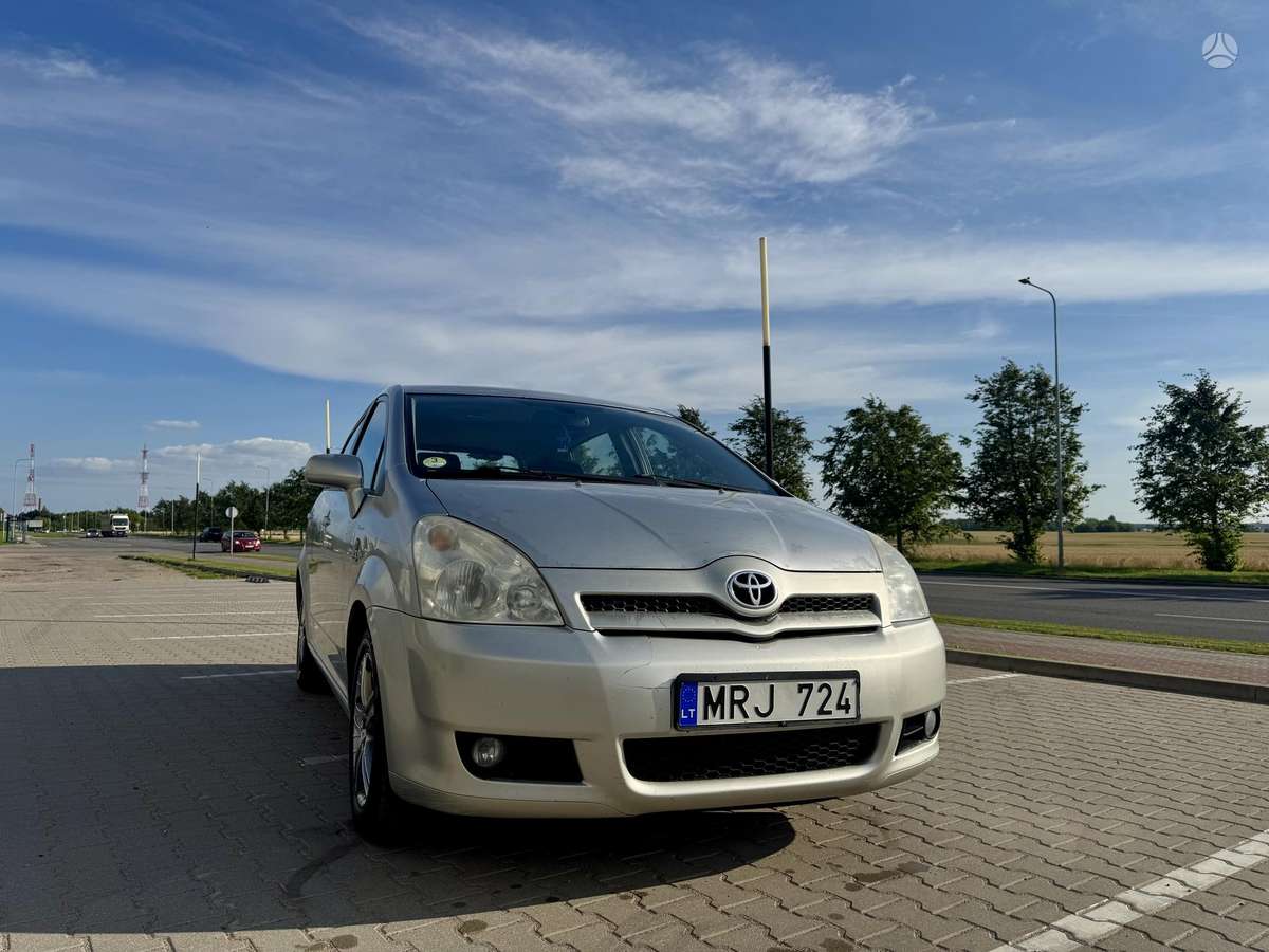 Toyota Corolla 2005 — interior
