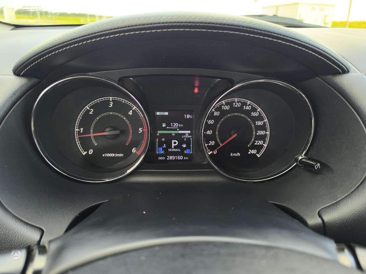 Citroen C-Crosser 2010 — photo 17