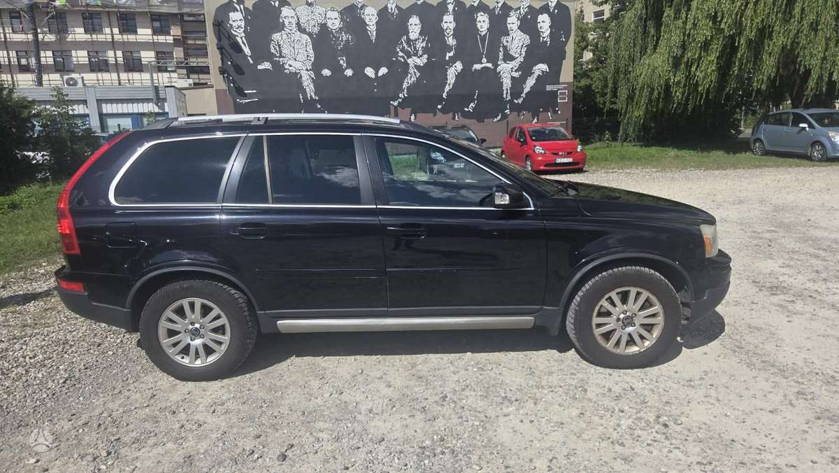 Volvo XC90 2008 — engine 2401 cm³, 185 HP (136kW)