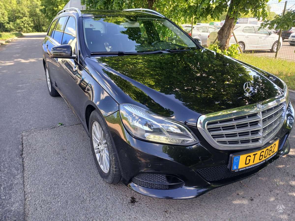 Mercedes-Benz E200 2015 — салон