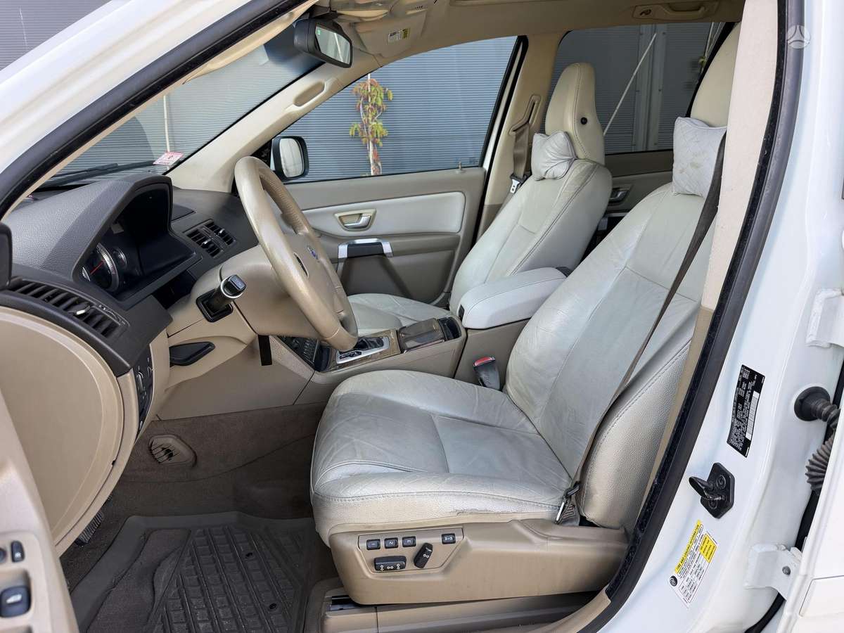 Volvo XC90 2012 — photo 12