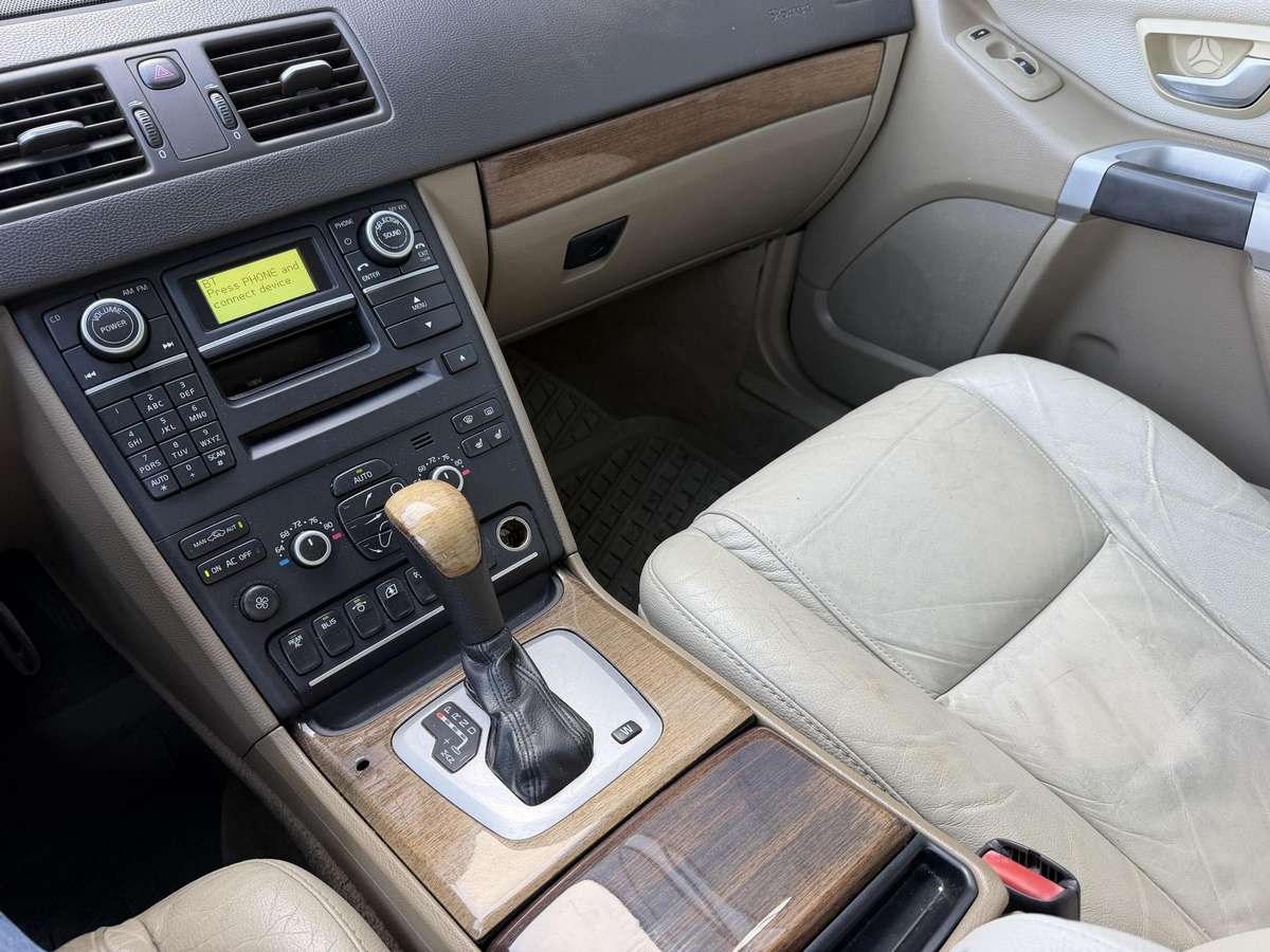 Volvo XC90 2012 — photo 13