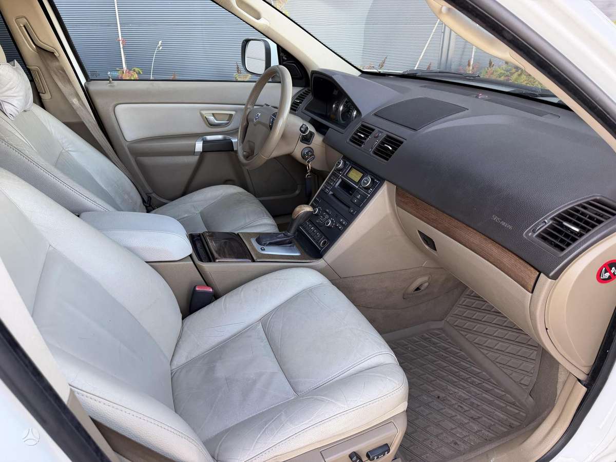 Volvo XC90 2012 — photo 14