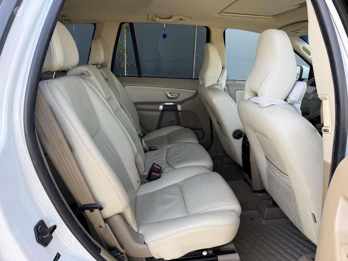 Volvo XC90 2012 — photo 18
